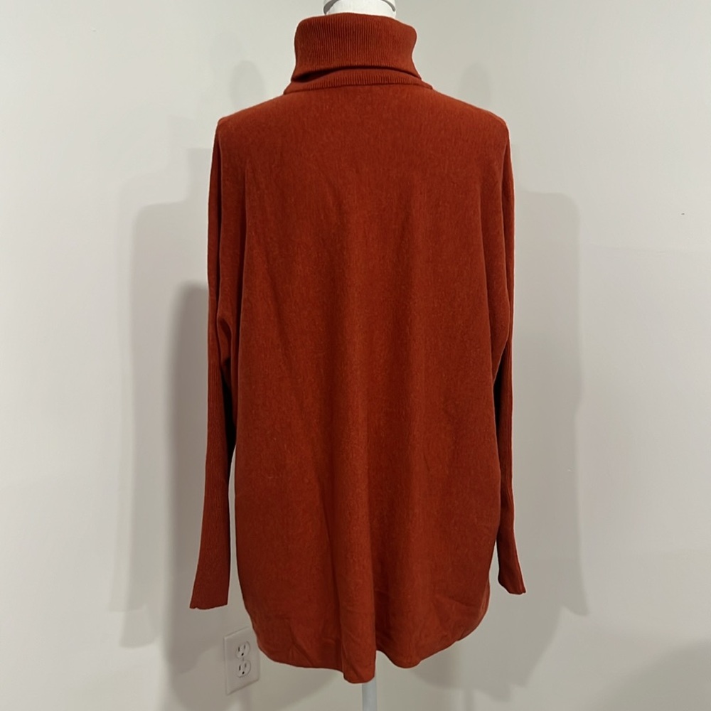 Garnet Hill oversized turtleneck sweater - Picture 4 of 9